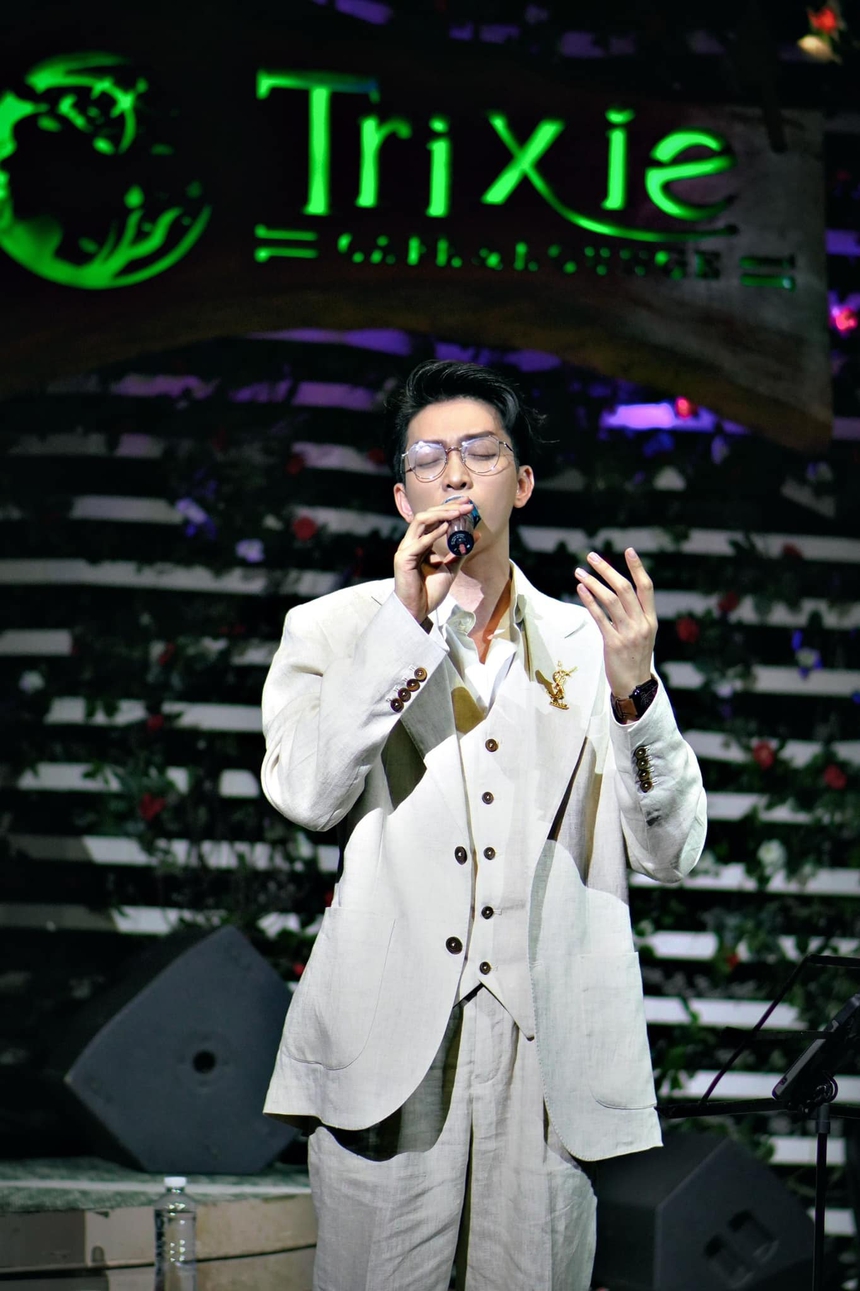 Sự chuyển mình từ âm nhạc đến đầu tư hình ảnh của Tăng Phúc  - Ảnh 1.