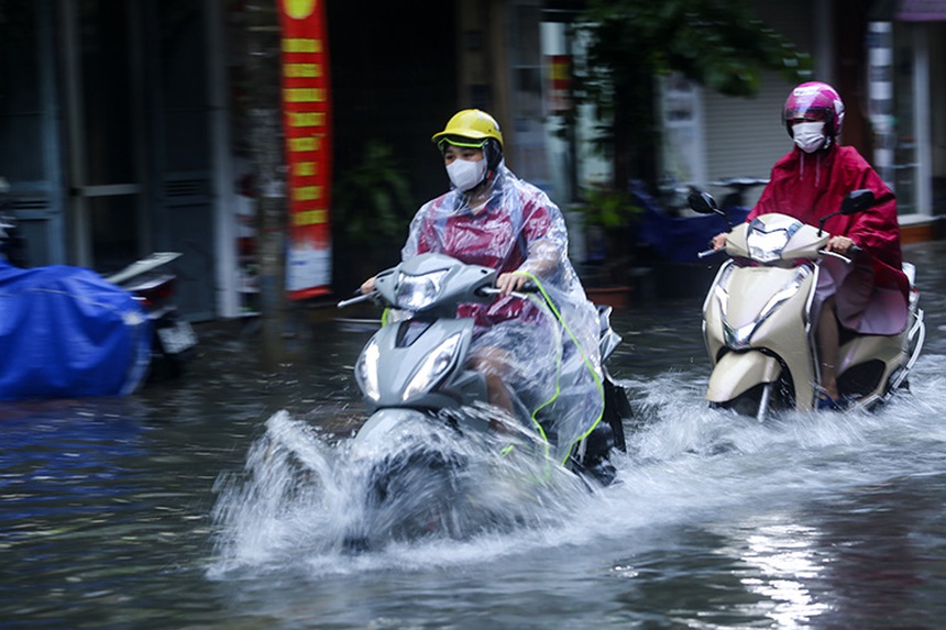 Mưa dông bao trùm cả nước - Ảnh 1. Mưa dông bao trùm cả nước - Ảnh 1.