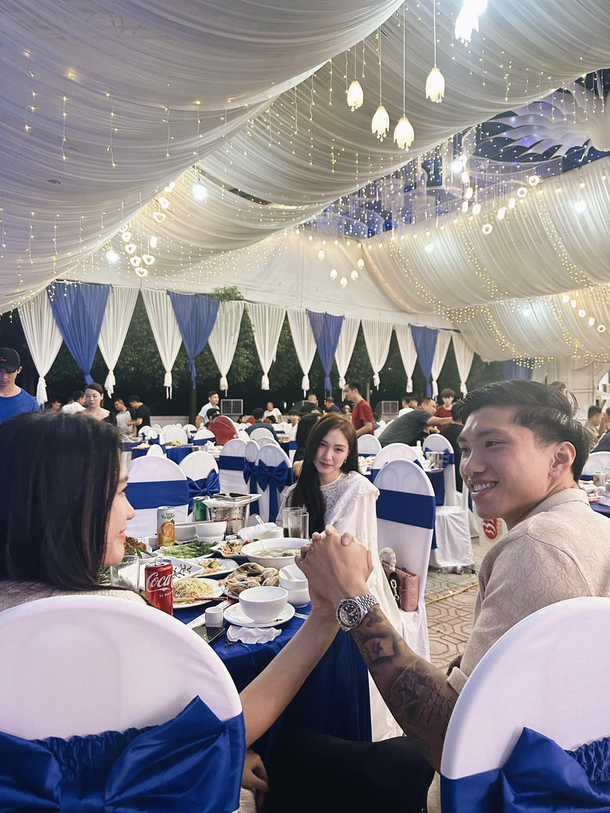 Nhìn Đoàn Văn Hậu, Doãn Hải My phát 'cẩu lương', Hòa Minzy chỉ còn biết nói 1 từ - Ảnh 1.