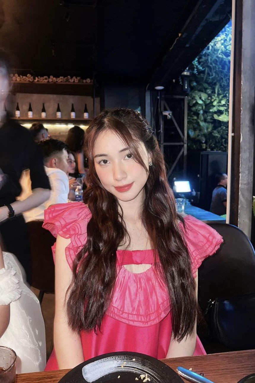 Hòa Minzy một mình nuôi con tất bật, nhan sắc vẫn lên hương vùn vụt - Ảnh 10. Hòa Minzy một mình nuôi con tất bật, nhan sắc vẫn lên hương vùn vụt - Ảnh 10.