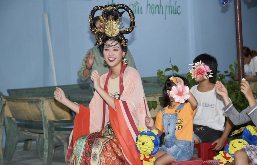 Sao Việt 25/9: Nhã Phương kỷ niệm 5 năm ngày cưới với Trường Giang, Hoa hậu Khánh Vân hóa Hằng Nga dịp Trung Thu - Ảnh 5. Sao Việt 25/9: Nhã Phương kỷ niệm 5 năm ngày cưới với Trường Giang, Hoa hậu Khánh Vân hóa Hằng Nga dịp Trung Thu - Ảnh 5.