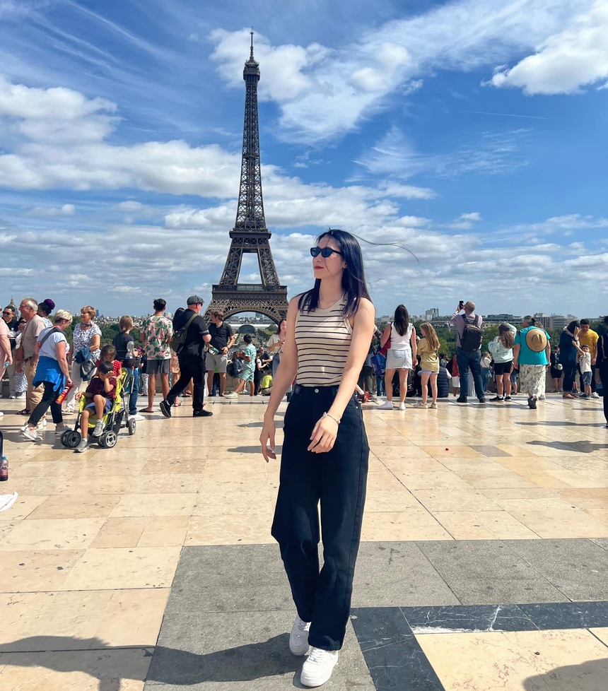 Kiều Trinh đăng ảnh chụp cùng tháp Eiffel hồi đầu tháng 8/2023