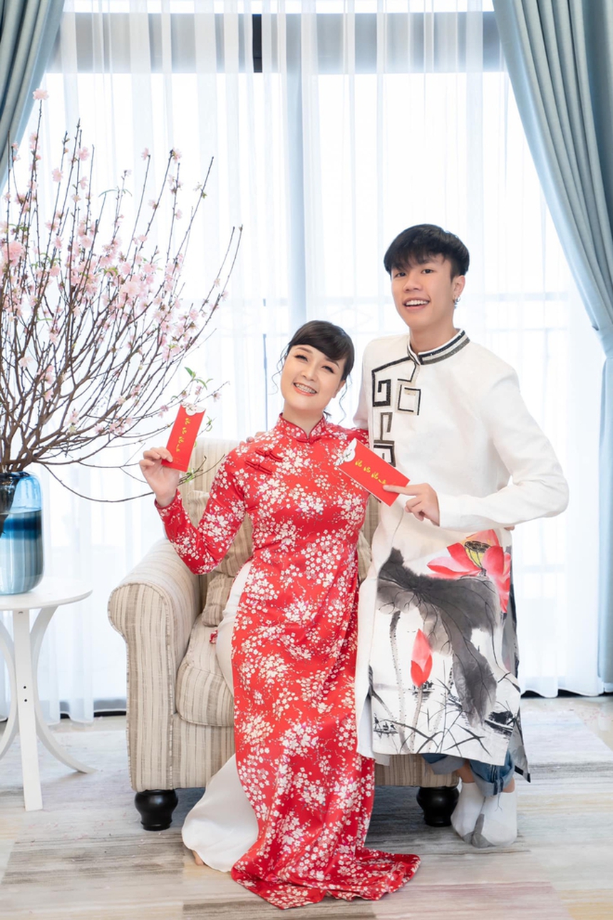 Con trai 'Táo Y Tế' Vân Dung chiếm sóng giờ vàng VTV: - Ảnh 2. Con trai 'Táo Y Tế' Vân Dung chiếm sóng giờ vàng VTV: - Ảnh 2.