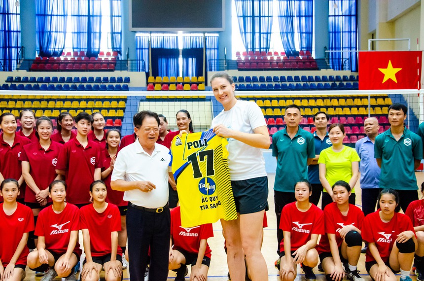 Polina Rahimova chính thức ra mắt CLB Hóa Chất Đức Giang