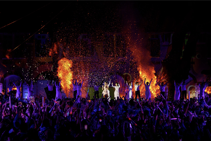 Phương Mỹ Chi đội mưa, vừa hát vừa khóc cùng hàng ngàn khán giả  - Ảnh 6.