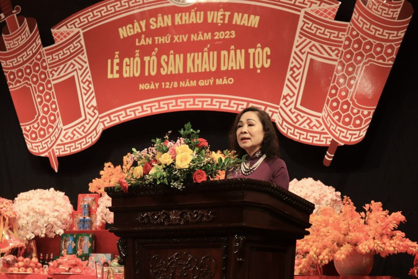 'Biết ơn tiền nhân đã vượt qua định kiến để tạo nên nghệ thuật sân khấu' - Ảnh 2.