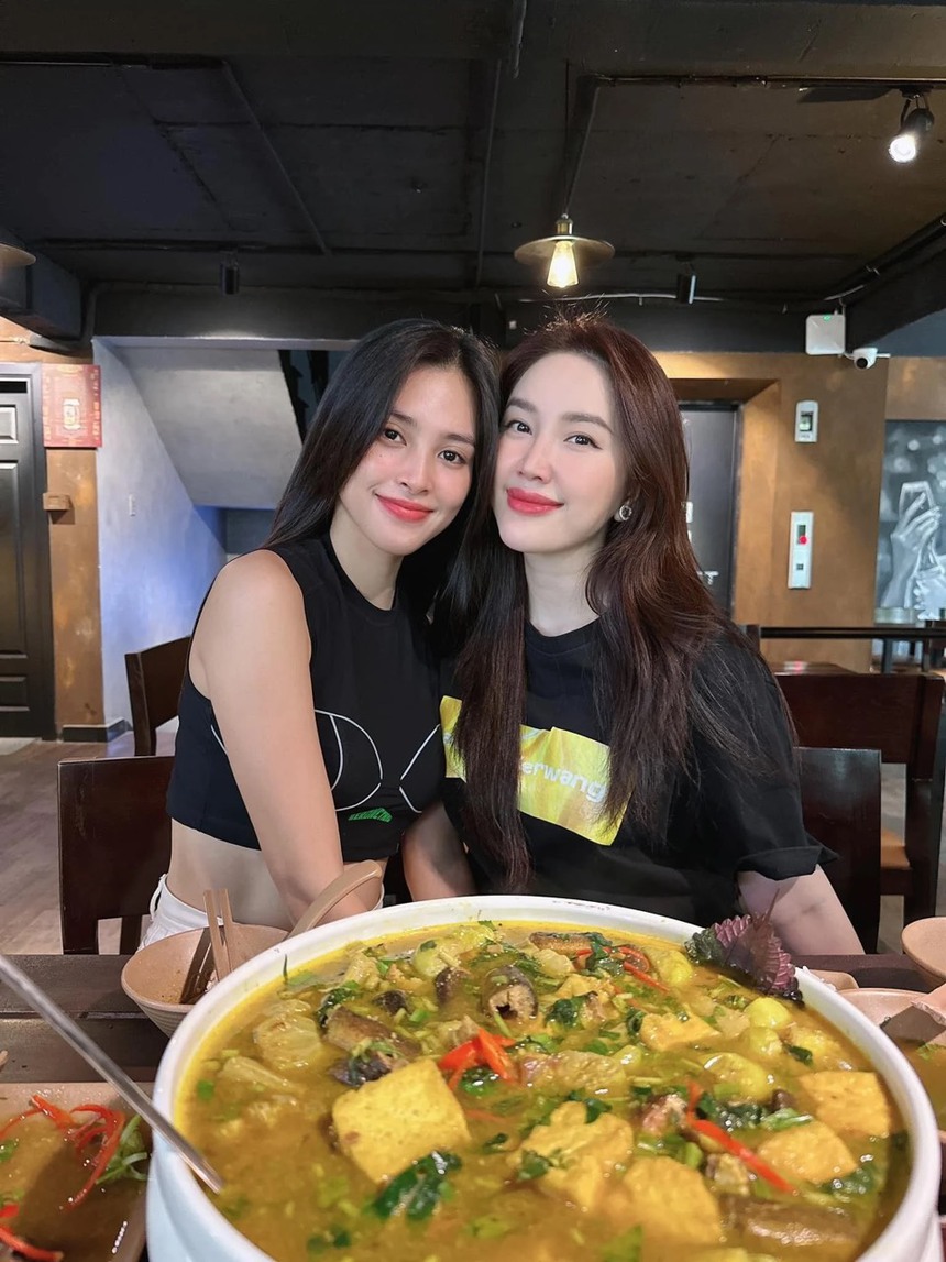 Sao Việt 25/9: Nhã Phương kỷ niệm 5 năm ngày cưới với Trường Giang, Hoa hậu Khánh Vân hóa Hằng Nga dịp Trung Thu - Ảnh 6. Sao Việt 25/9: Nhã Phương kỷ niệm 5 năm ngày cưới với Trường Giang, Hoa hậu Khánh Vân hóa Hằng Nga dịp Trung Thu - Ảnh 6.