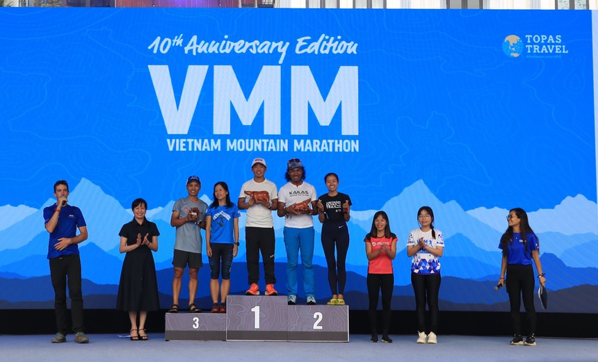 Giải chạy VMM 2023 trích hơn 330 triệu đồng tặng bà con chịu ảnh hưởng bởi thiên tai ở Sapa - Ảnh 3.