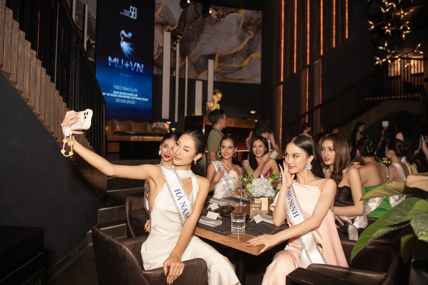 Hoa hậu nhất thiết phải giỏi tiếng Anh? - Ảnh 2.