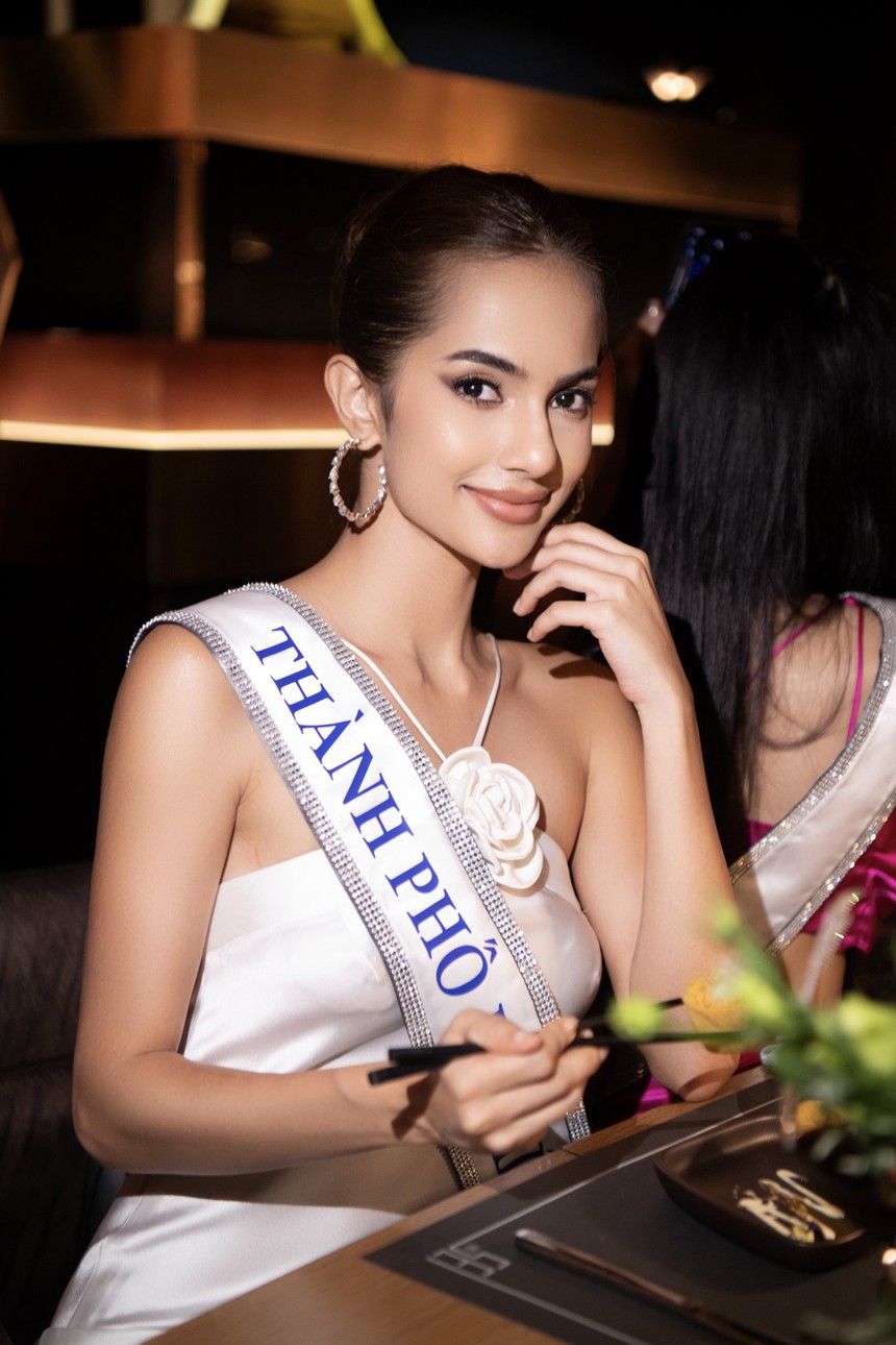 Hoa hậu nhất thiết phải giỏi tiếng Anh? - Ảnh 4.