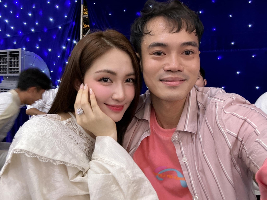 Hòa Minzy khoe clip tập văn nghệ đầy 'bất ổn' cùng dàn Sao Nhập Ngũ 2022 - Ảnh 3.