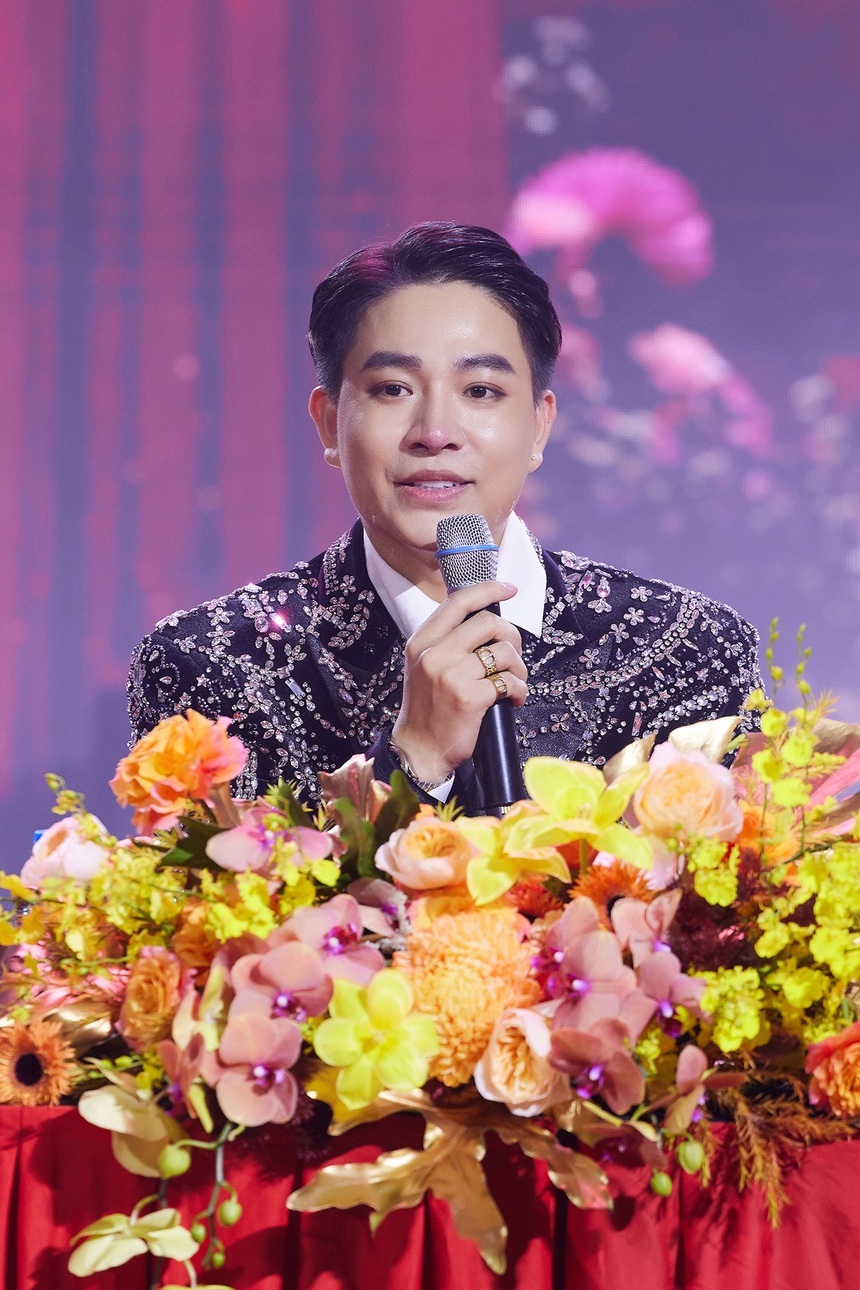 Giọng ca phi giới tính Trần Tùng Anh: Ra cùng lúc 9 MV, tiết lộ số tiền khủng để thực hiện dự án - Ảnh 6.