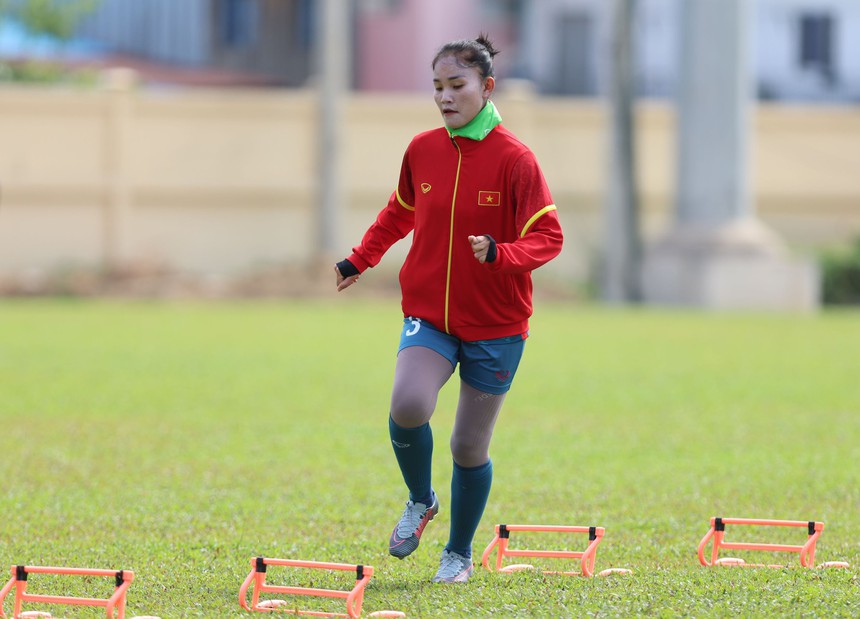 Nhung 'trâu', Thảo 'bò' & những biệt danh độc lạ của các ngôi sao tuyển nữ Việt Nam - Ảnh 11.