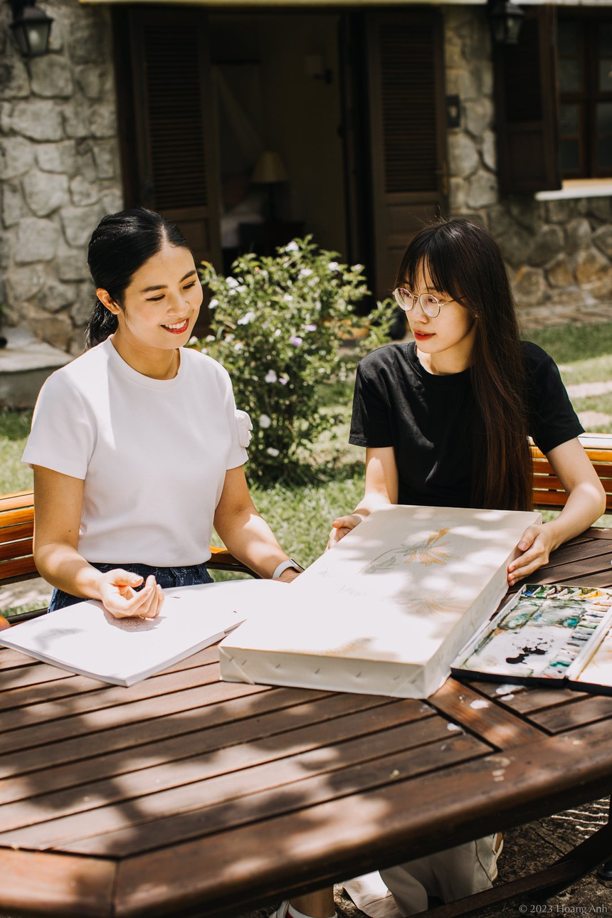 Hoa hậu Ngọc Hân đồng hành với các họa sĩ trẻ trong dự án xưởng sáng tác - Ảnh 1. Hoa hậu Ngọc Hân đồng hành với các họa sĩ trẻ trong dự án xưởng sáng tác - Ảnh 1.