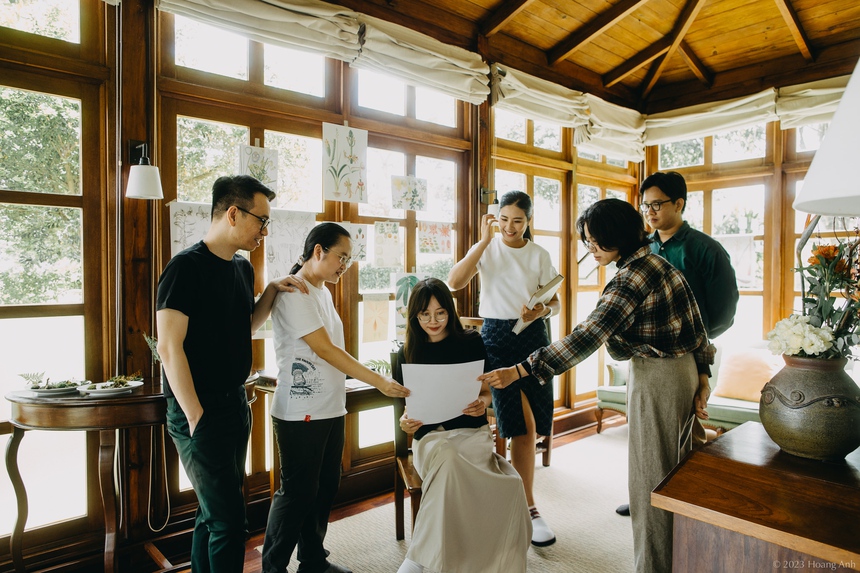 Hoa hậu Ngọc Hân đồng hành với các họa sĩ trẻ trong dự án xưởng sáng tác - Ảnh 7. Hoa hậu Ngọc Hân đồng hành với các họa sĩ trẻ trong dự án xưởng sáng tác - Ảnh 7.