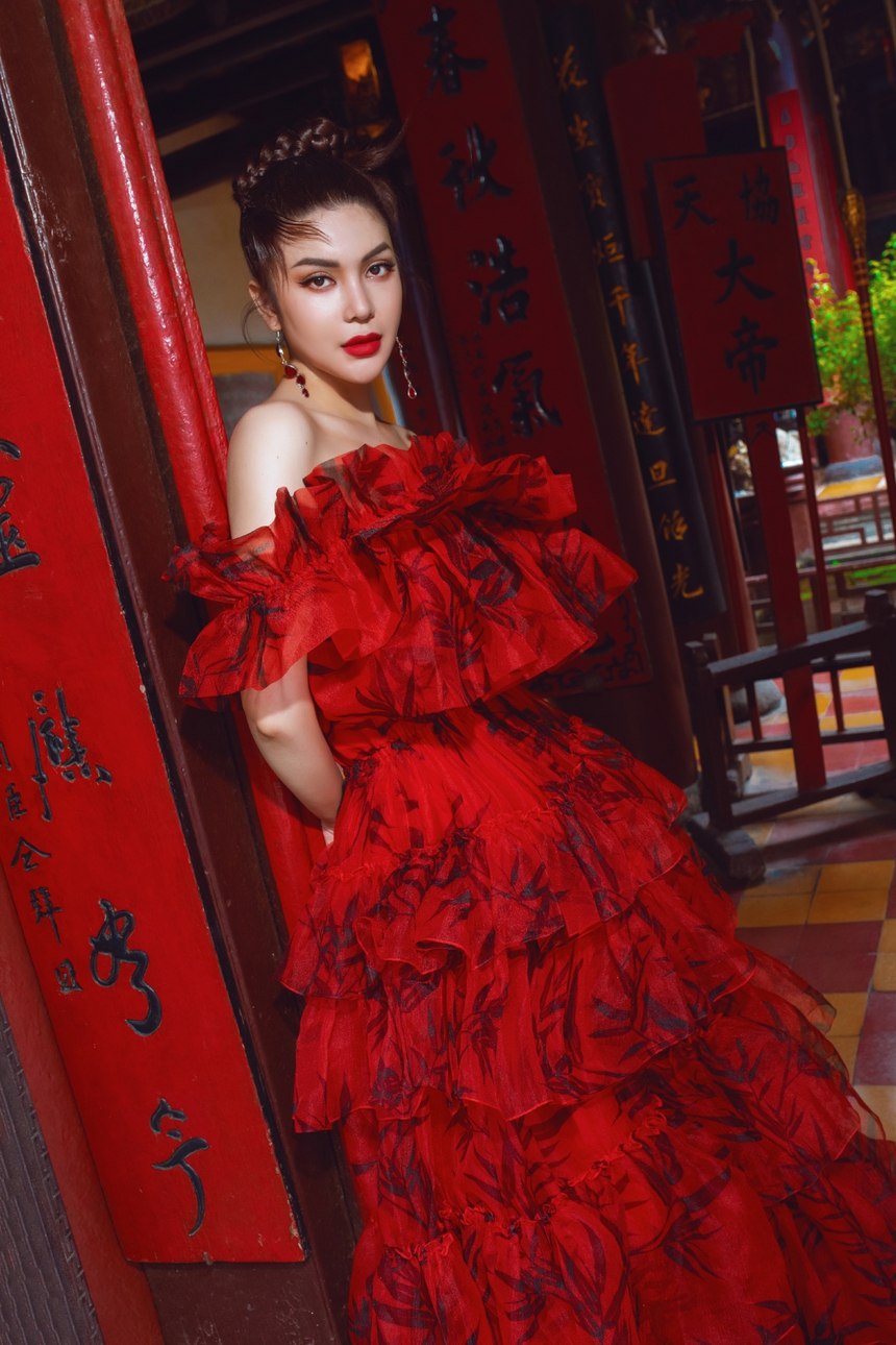 Lily Chen: 'Tôi không sống thật…' - Ảnh 1.