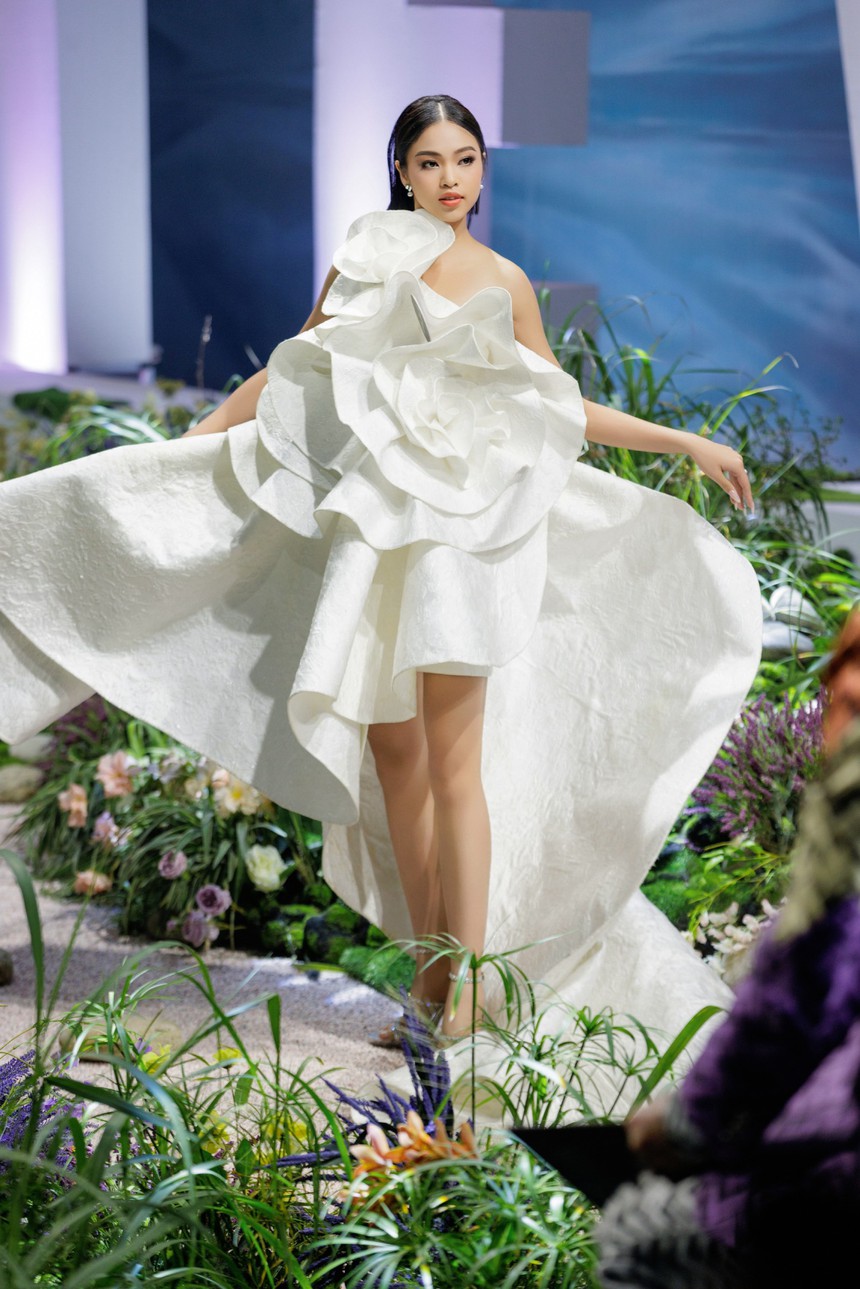 Dàn người đẹp Miss Earth Việt Nam 2023 trình diễn BST mới nhất của NTK Đỗ Mạnh Cường - Ảnh 7.