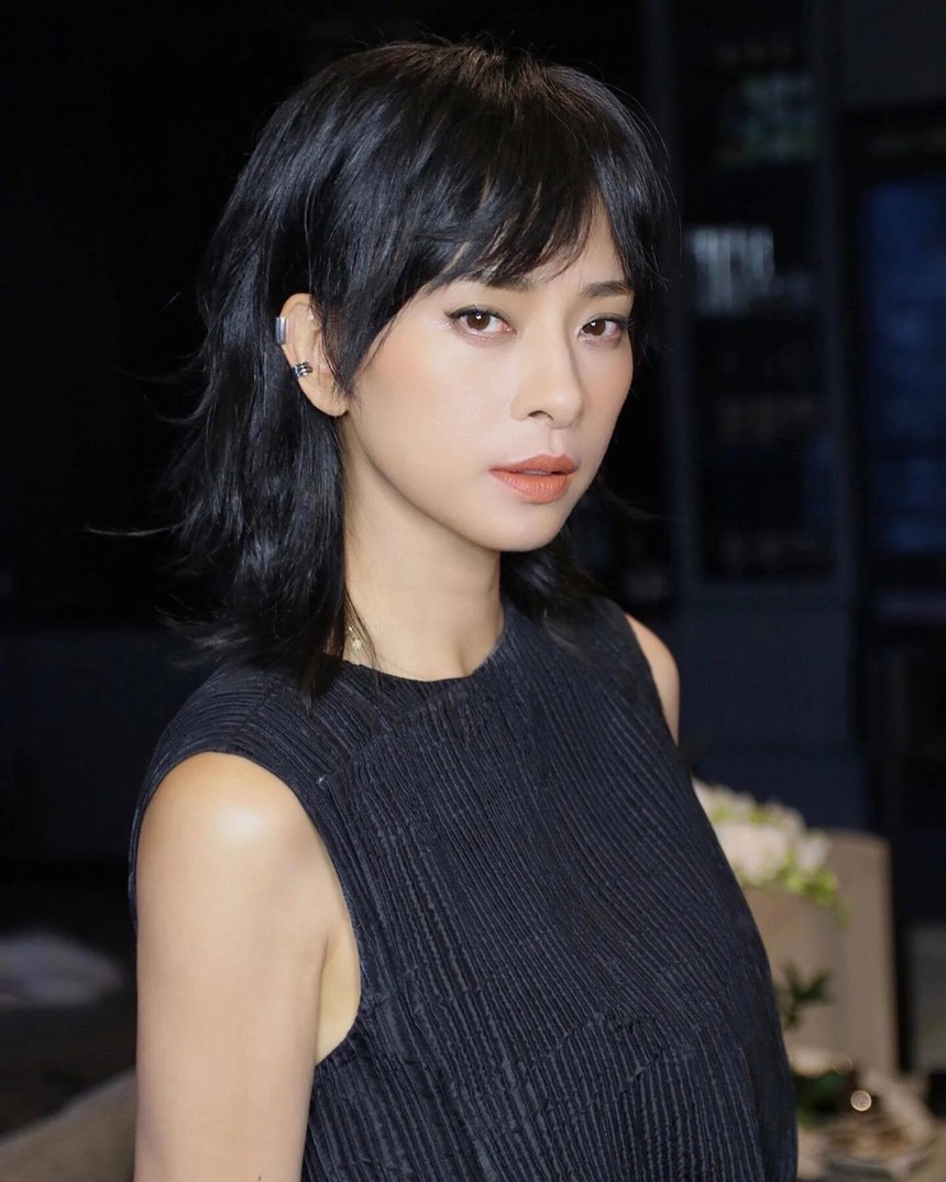 Sao Việt 27/9: Vợ chồng Tuấn Hưng đến thăm Công Lý, Tiểu Vy mua nhà tặng ba mẹ - Ảnh 5.