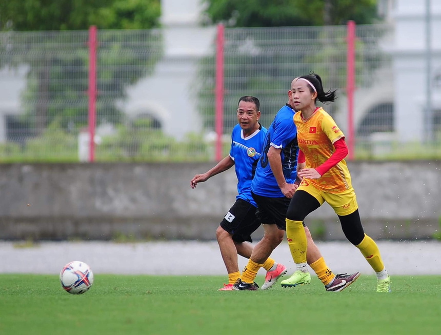 Bóng đá Việt Nam 27/9: Quế Ngọc Hải mắc sai lầm trận ra mắt CLB Bình Dương - Ảnh 3.