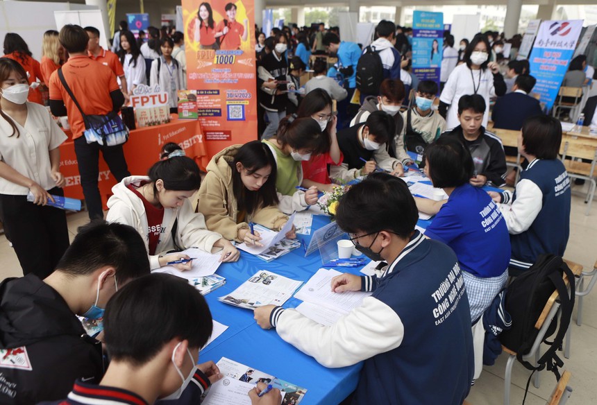 Xây dựng và công bố kịp thời các phương thức tuyển sinh đại học từ năm 2025 trở đi - Ảnh 1.