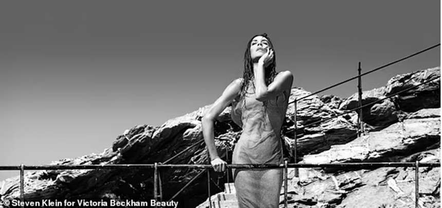 Victoria Beckham khoe vẻ gợi cảm trong bộ ảnh quyến rũ nhất từ trước đến nay - Ảnh 2.