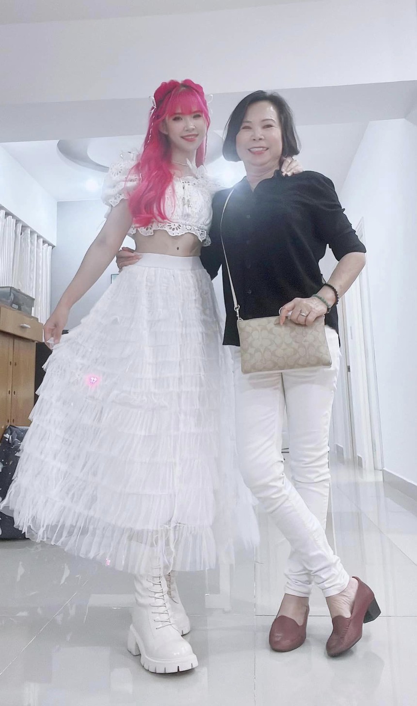 Khởi My: “Em nghỉ hát là vì muốn mẹ được đi đây đó, không phải cực nhọc nữa”  - Ảnh 3.