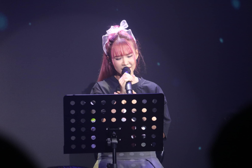 Khởi My: “Em nghỉ hát là vì muốn mẹ được đi đây đó, không phải cực nhọc nữa”  - Ảnh 2.