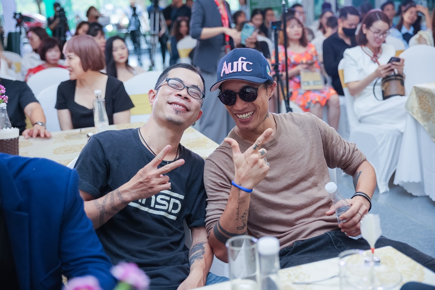 Ban nhạc Bức tường tái định nghĩa và tái định vị 'phượt' bằng rock pha trộn rap - Ảnh 6.