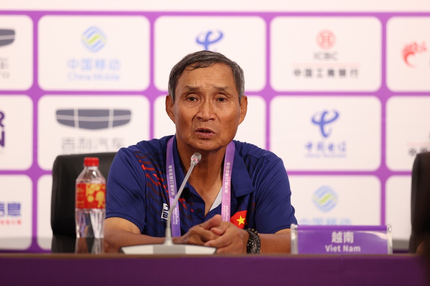 Bóng đá Việt Nam 28/9: Lý do ĐT nữ Việt Nam thua đậm được tiết lộ, CLB CAHN có HLV mới - Ảnh 2.