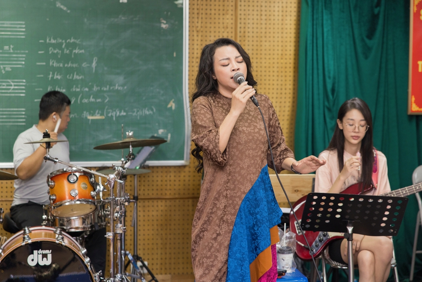 NSƯT Tố Nga: Tràn đầy hứng khởi để hát trên 'Con đường âm nhạc' - Ảnh 2.