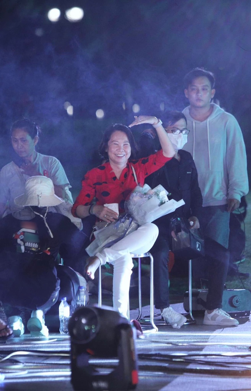 Khởi My: “Em nghỉ hát là vì muốn mẹ được đi đây đó, không phải cực nhọc nữa”  - Ảnh 4.