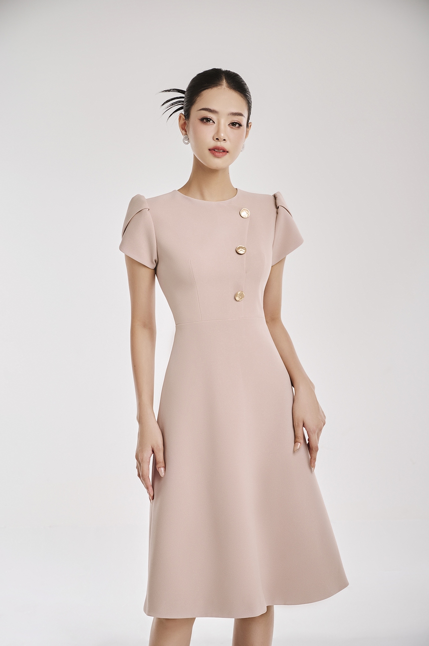 Á hậu Bùi Khánh Linh hoá 'nàng thơ' của NTK Lê Ngọc Lâm - Ảnh 9.