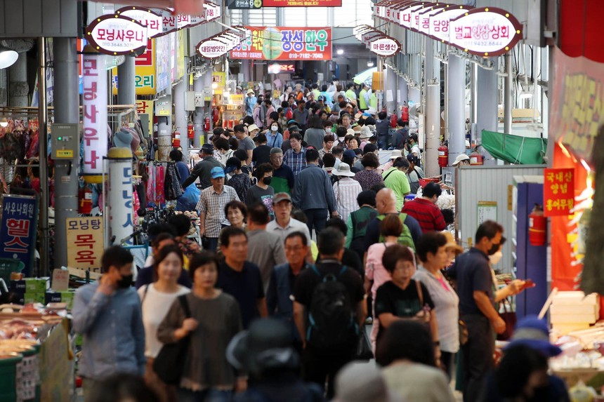 Hàn Quốc: Các tuyến đường cao tốc tắc nghẽn dịp nghỉ lễ Chuseok  - Ảnh 3.