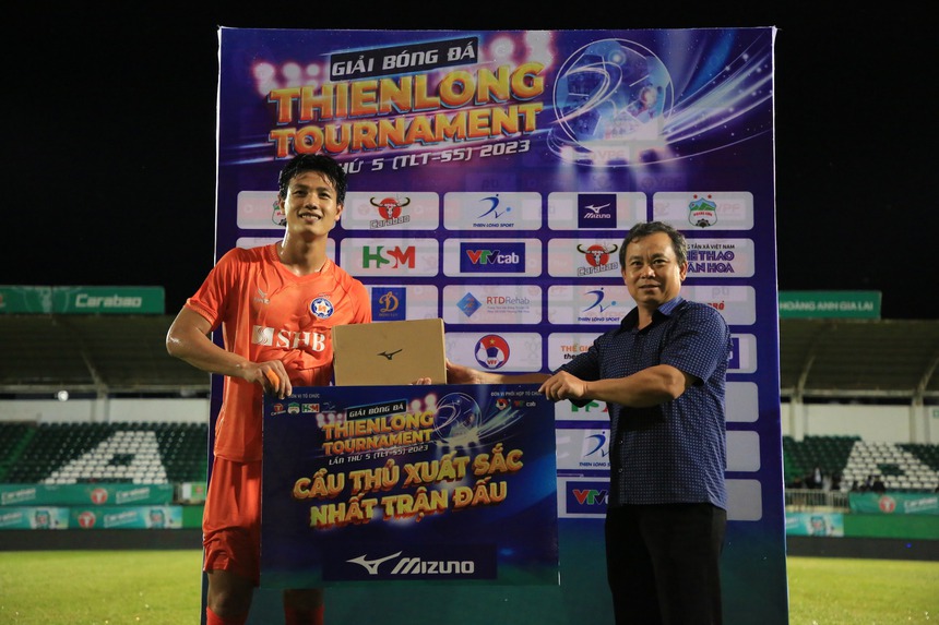 Văn Lâm trắng lưới, HAGL đủ 3 ngoại binh vẫn thua đội hạng Nhất - Ảnh 4.