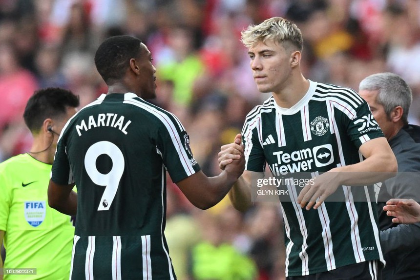 Bù giờ bùng nổ, Arsenal ngược dòng cảm xúc trước MU - Ảnh 3.