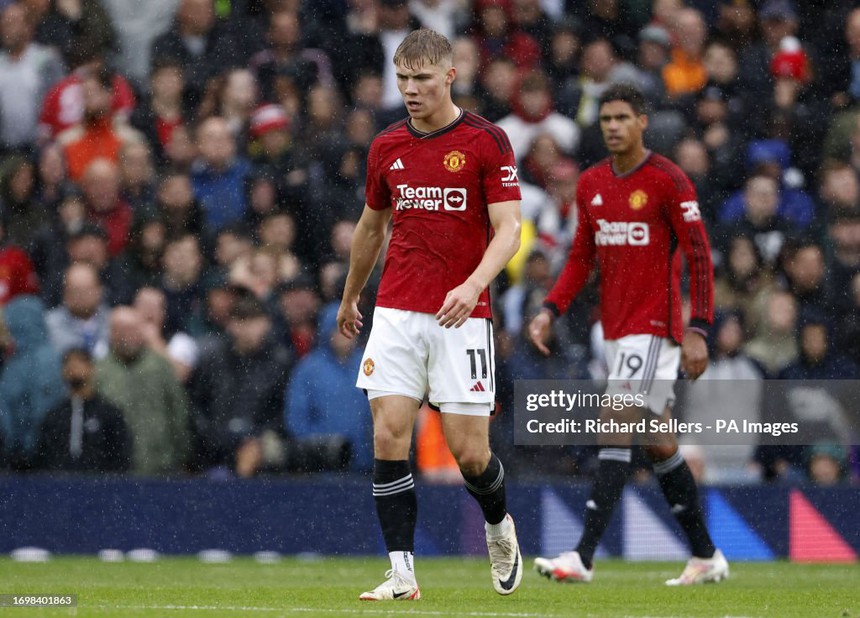 Kết quả bóng đá Anh: Thành Manchester thất thủ, Arsenal nối dài mạch bất bại - Ảnh 2.