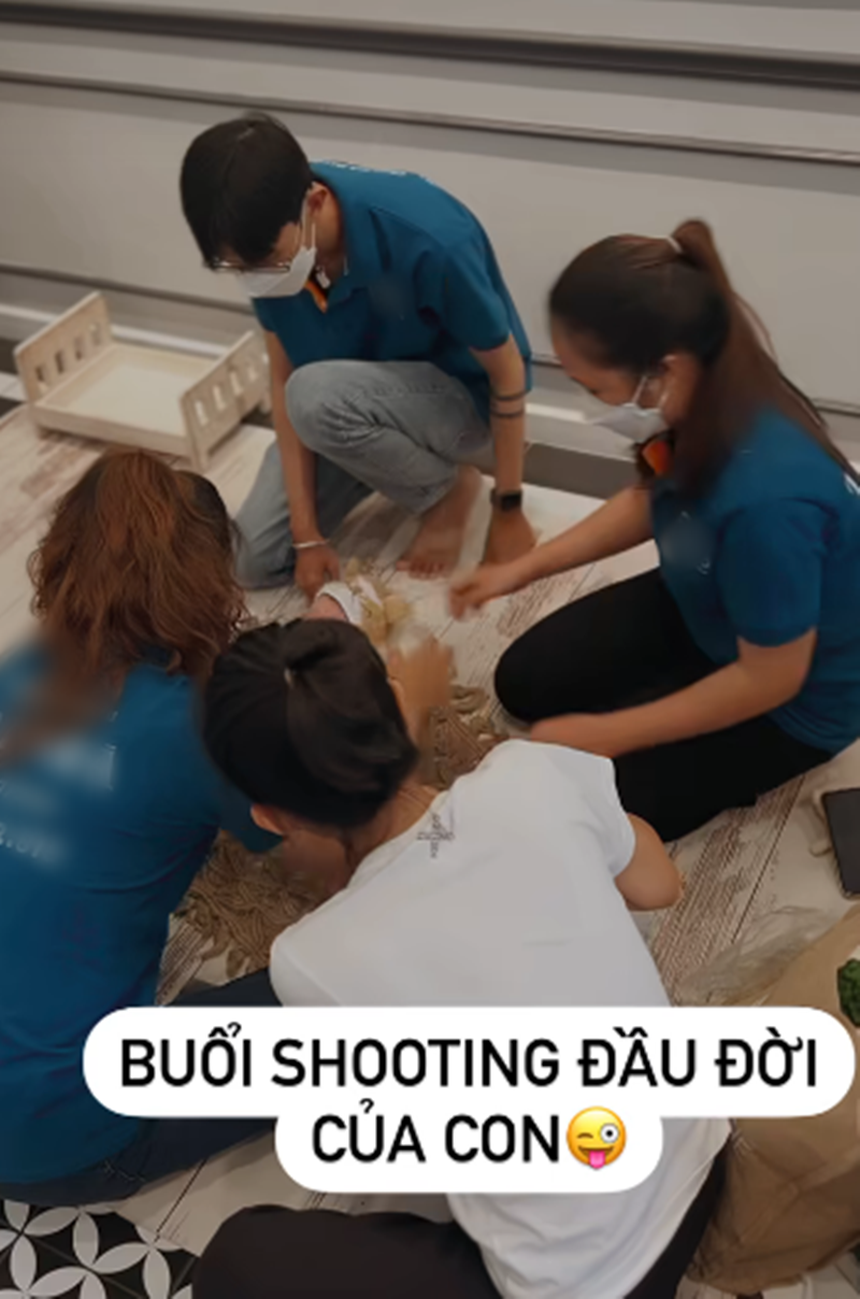 Minh Hằng sinh con chưa tròn tháng đã tút tát vẻ ngoài, phong độ chưa một ngày giảm sút - Ảnh 6. Minh Hằng sinh con chưa tròn tháng đã tút tát vẻ ngoài, phong độ chưa một ngày giảm sút - Ảnh 6.