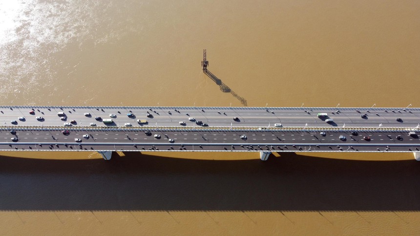 Vẻ đẹp Cầu Vĩnh Tuy 2 vượt sông Hồng nhìn từ trên cao - Ảnh 8. Vẻ đẹp Cầu Vĩnh Tuy 2 vượt sông Hồng nhìn từ trên cao - Ảnh 8.