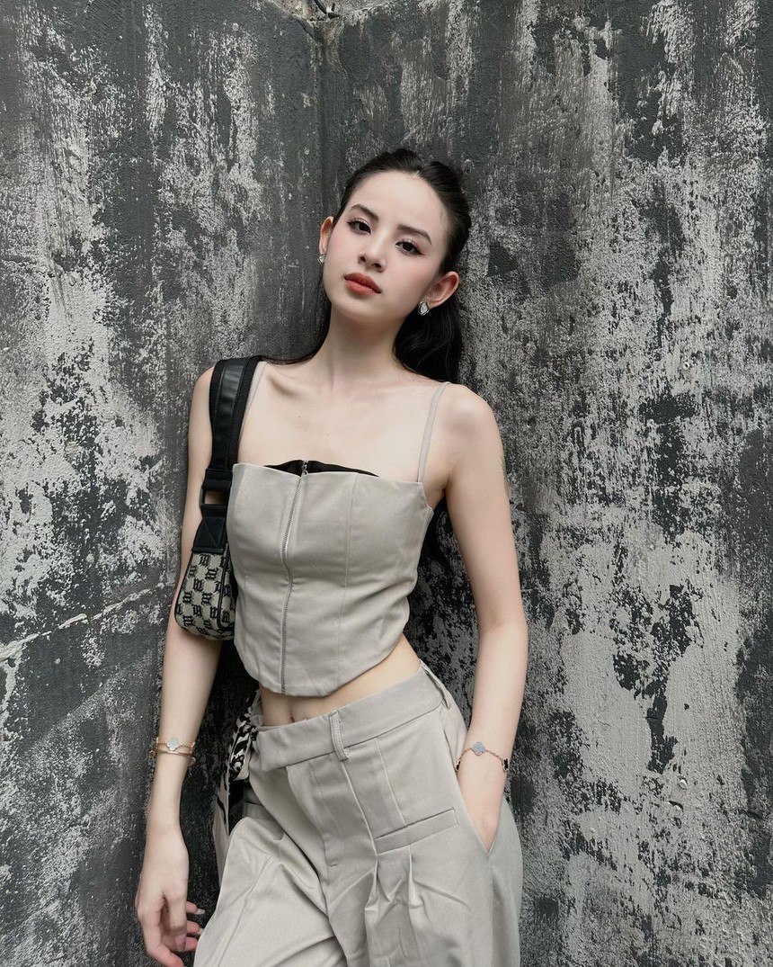 Xu hướng diện cả cây đồ trơn màu được sao Việt yêu thích  - Ảnh 7.