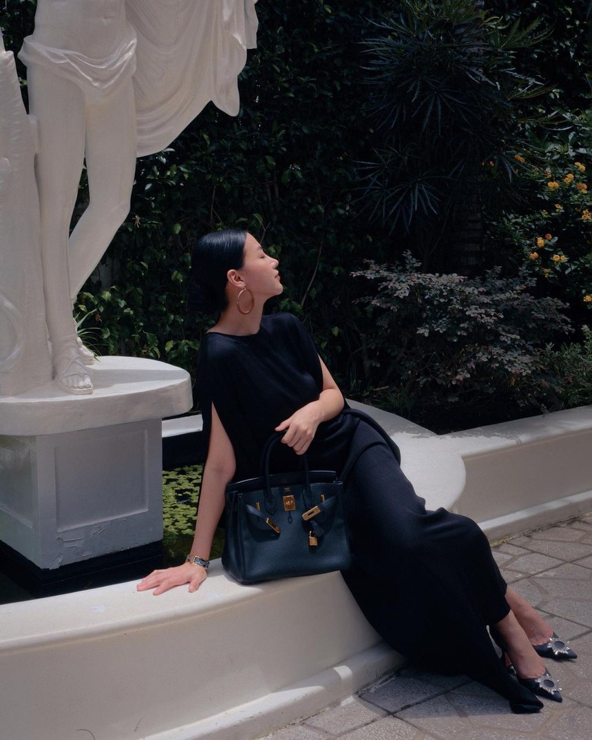 Xu hướng diện cả cây đồ trơn màu được sao Việt yêu thích  - Ảnh 1.