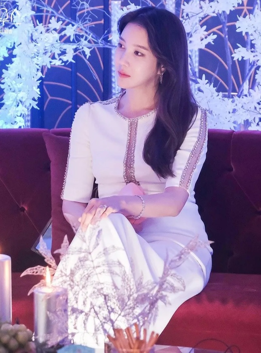 7 nhân vật nữ có gu thời trang ấn tượng của phim truyền hình Hàn Quốc - Ảnh 8.