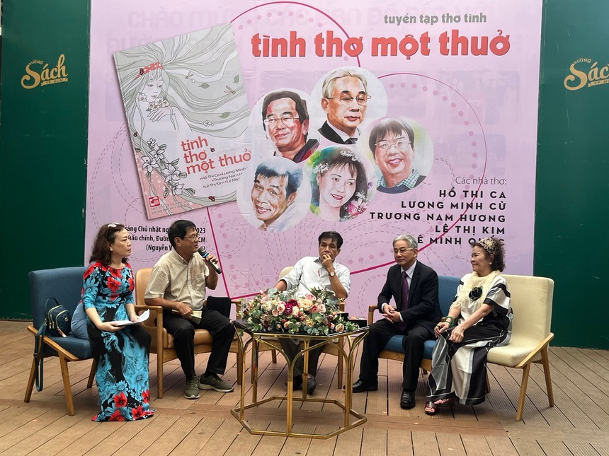 Thơ tình liệu còn có tình yêu từ bạn đọc? - Ảnh 1. Thơ tình liệu còn có tình yêu từ bạn đọc? - Ảnh 1.