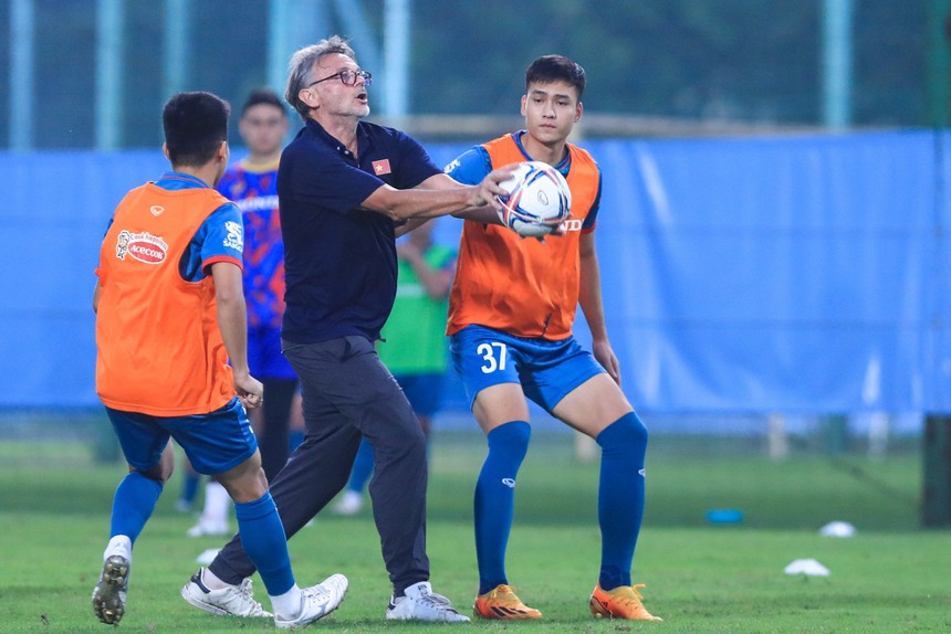 Tiêu điểm: Cơ hội của ông Philippe Troussier - Ảnh 1.