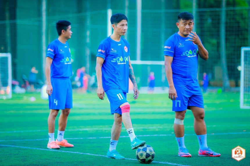 Yêu và 'ăn bám' bóng đá - Ảnh 3.