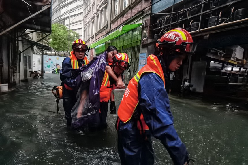 Bão Haikui gây thiệt hại ở Đông Nam Trung Quốc - Ảnh 3.