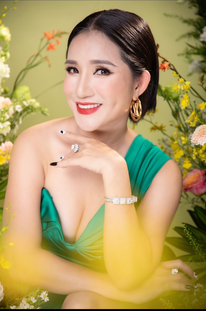 MC Cát Tường: Ngừng làm 'bà mối' để... 'kiếm mối' cho mình! - Ảnh 1.