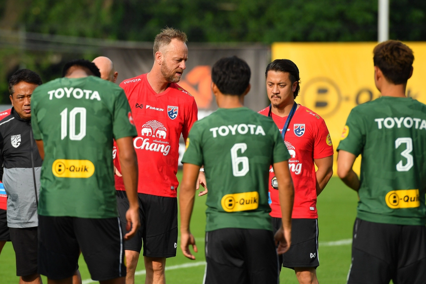 Tin nóng bóng đá Việt tối 31/10: Công Phượng tích cực luyện tập, VFF lọt đề cử Kim Cương của AFC - Ảnh 6.