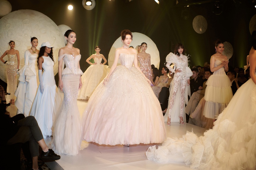 Thúy Ngân đọ sắc một 9 một 10 cùng 'Ma nữ Thái Lan' Mai Davika - Ảnh 6.