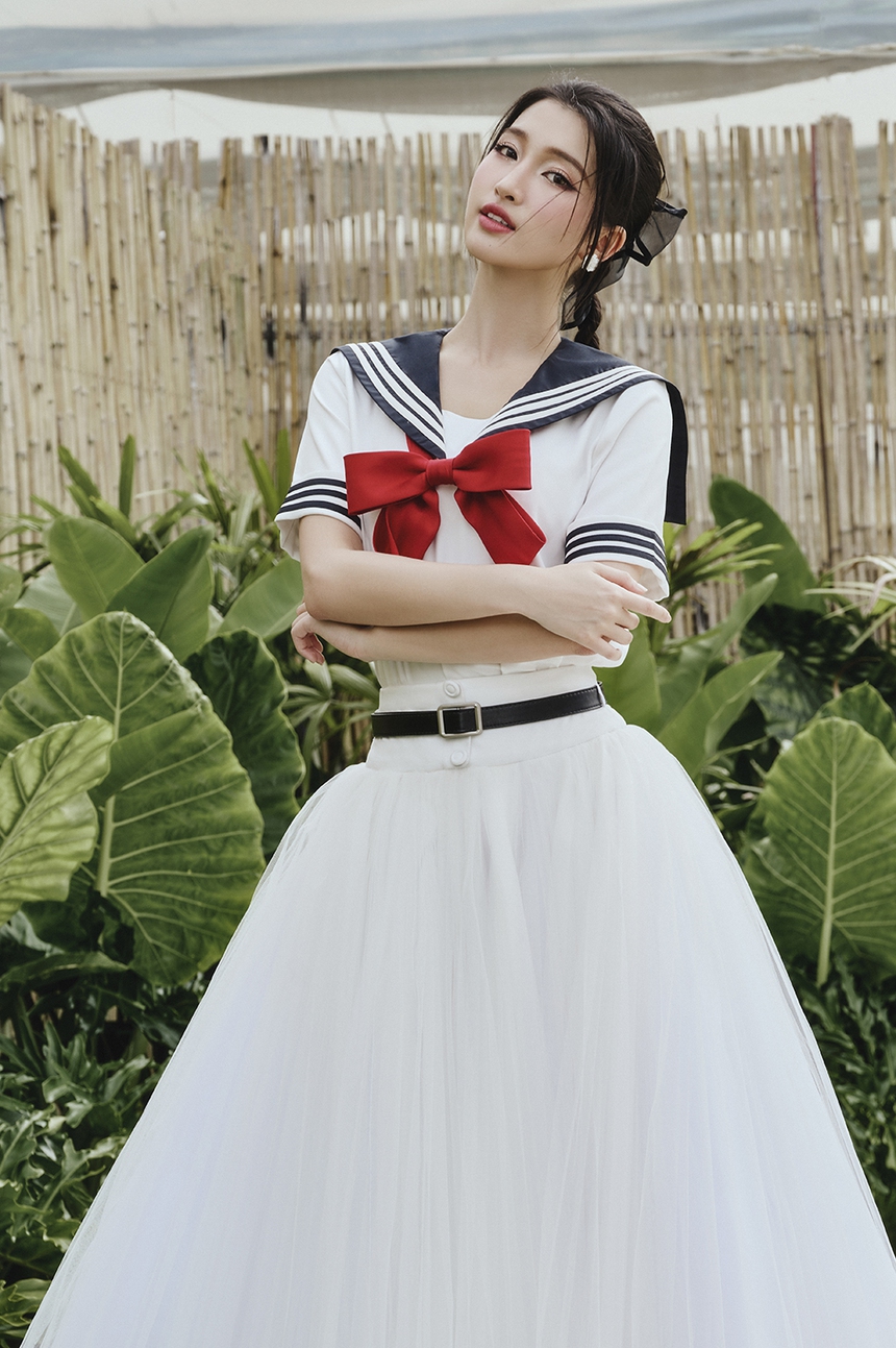 Á hậu Phương Nhi hoá nữ sinh, Bảo Ngọc diễn vedette cho NTK Hà Thanh Việt - Ảnh 2. Á hậu Phương Nhi hoá nữ sinh, Bảo Ngọc diễn vedette cho NTK Hà Thanh Việt - Ảnh 2.