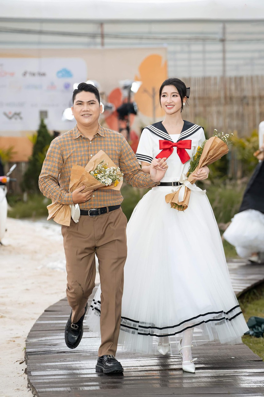 Á hậu Phương Nhi hoá nữ sinh, Bảo Ngọc diễn vedette cho NTK Hà Thanh Việt - Ảnh 3. Á hậu Phương Nhi hoá nữ sinh, Bảo Ngọc diễn vedette cho NTK Hà Thanh Việt - Ảnh 3.